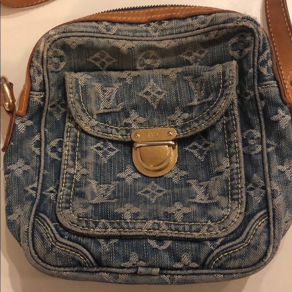 louis vuitton camera bag